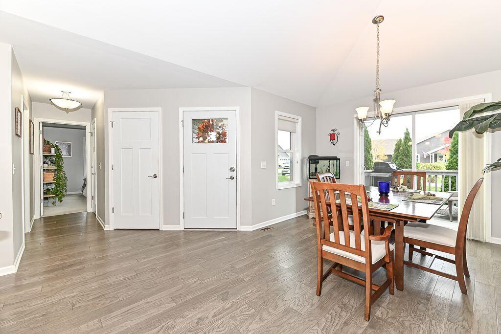 317 Trailview Crossing, Unit 15 Waterford, WI 53185 - Photo 7 of 40 entry