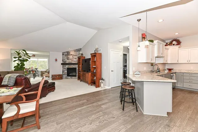 $499,900 | 317 Trailview Crossing, Unit 15, Waterford, WI 53185