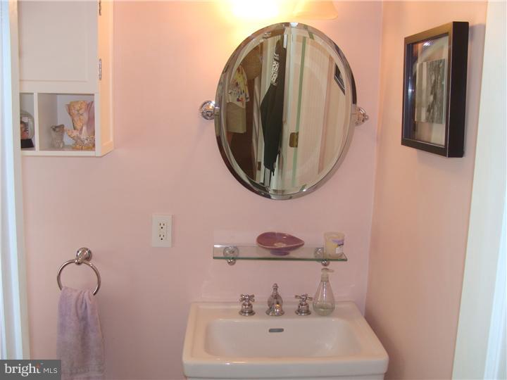 1025 Prospect Ridge Boulevard Haddon Heights, NJ 08035 - Photo 10 of 22 Bathroom