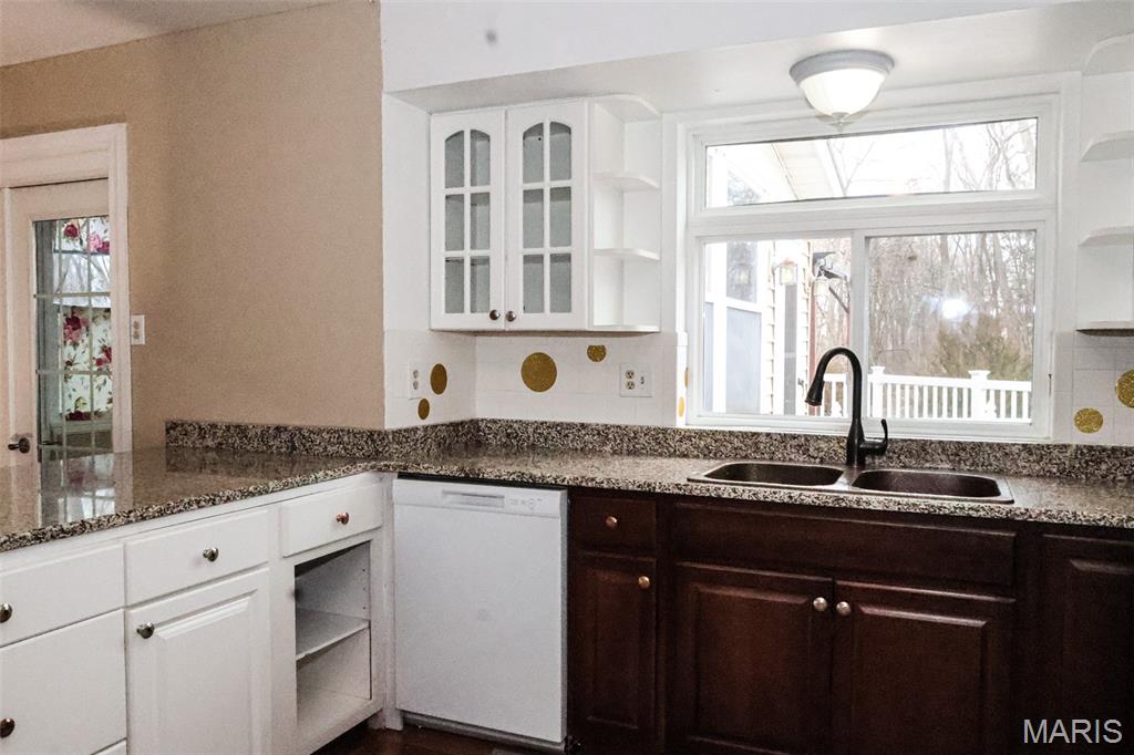 2111 Chatport Road Oakville, MO 63129 - Photo 15 of 39 Gallery Image 15