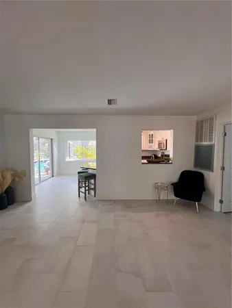 $3,450 | 2724 Monterey Street, Sarasota, FL 34231