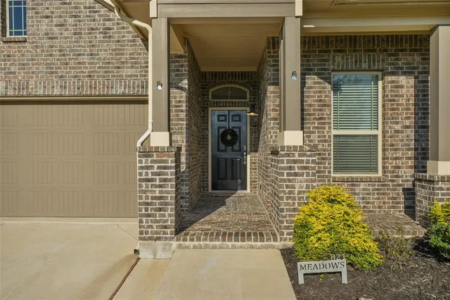 $3,050 | 821 Meadows Drive, Argyle, TX 76226