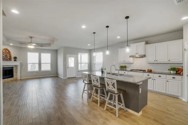 $3,050 | 821 Meadows Drive, Argyle, TX 76226