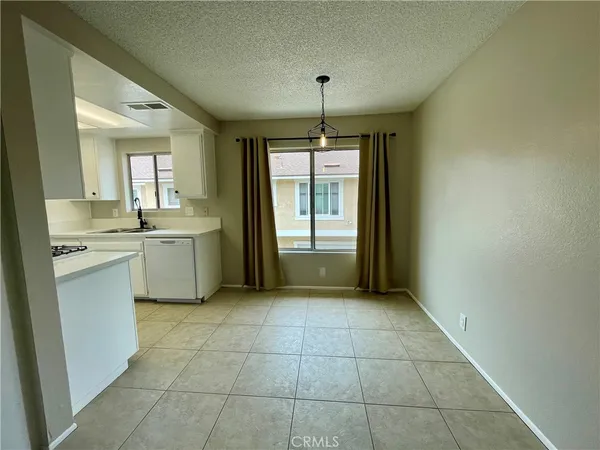 $2,300 | 326 West 9th Street, Unit B, Upland, CA 91786