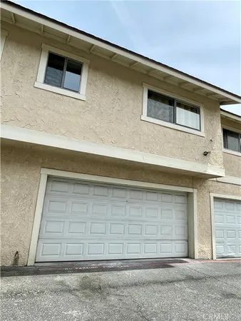$2,300 | 326 West 9th Street, Unit B, Upland, CA 91786