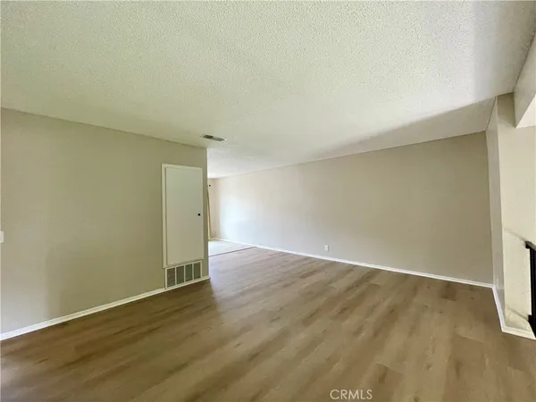 $2,300 | 326 West 9th Street, Unit B, Upland, CA 91786