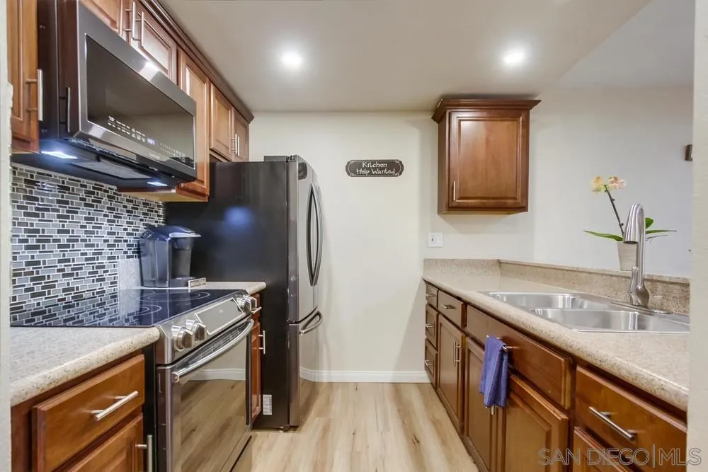 6009 Rancho Mission Road, Unit 107 San Diego, CA 92108 - Photo 5 of 17