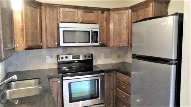 $1,095 | 4100 Aspen Street, Unit D, Bryan, TX 77801