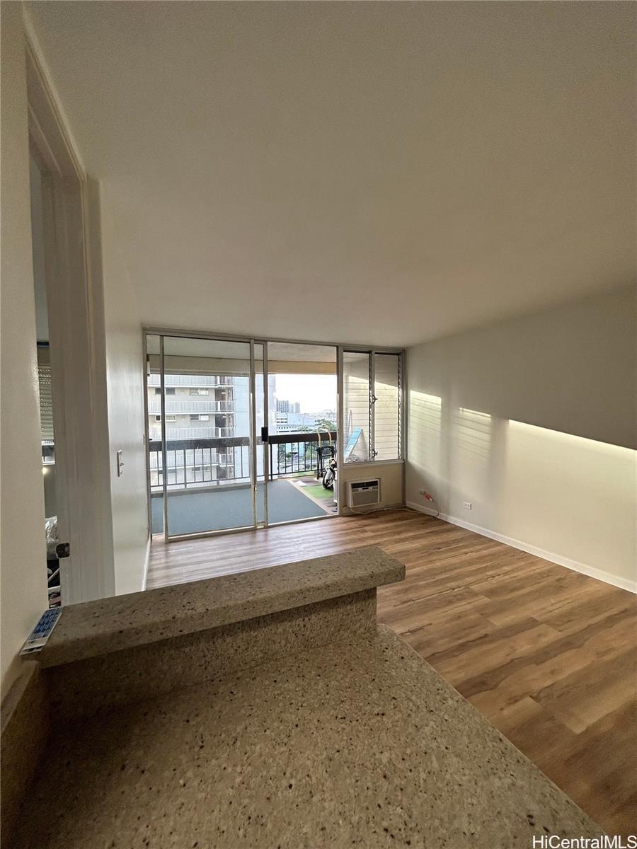 775 Kinalau Place, Unit 1408 Honolulu, HI 96813 - Photo 10 of 12 a view of room and window