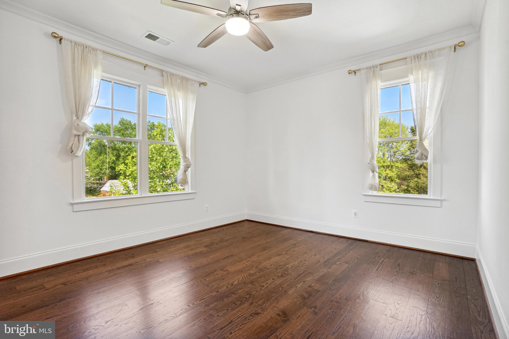 6719 Van Fleet Drive McLean, VA 22101 - Photo 6 of 29