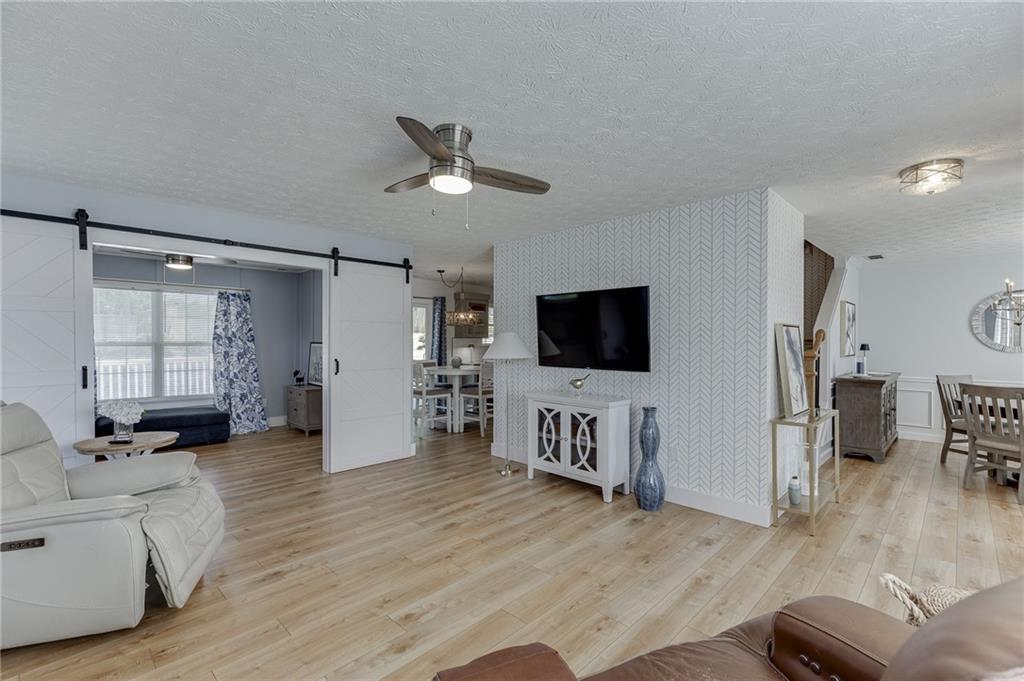 333 Twin Point Way Suwanee, GA 30024 - Photo 5 of 53