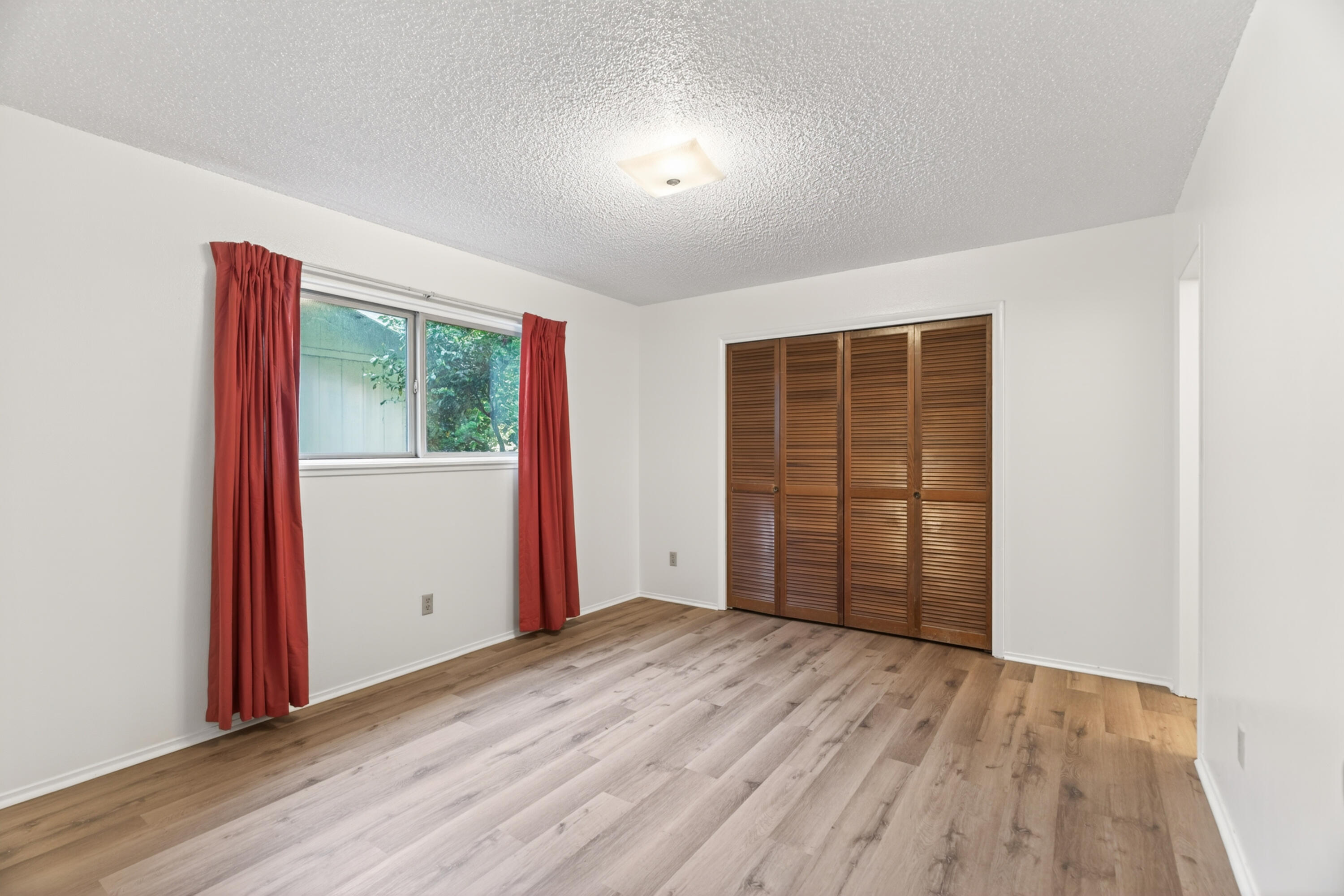 3274 Marmac Road Anderson, CA 96007 - Photo 16 of 31 Primary Suite