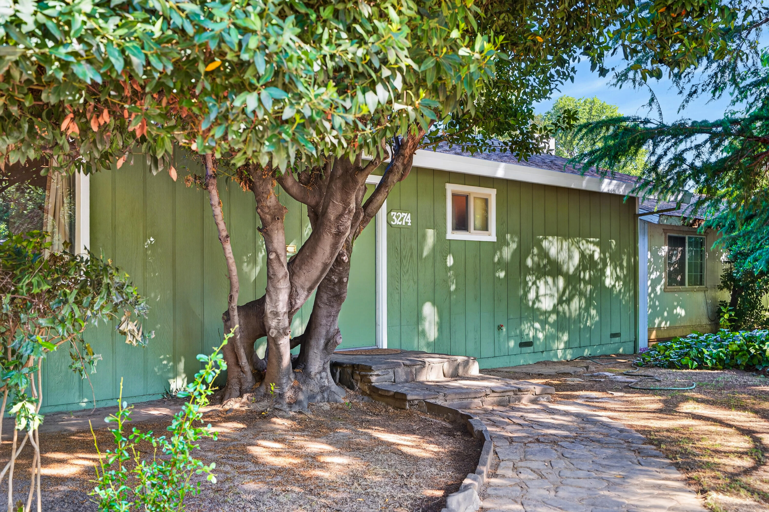 3274 Marmac Road Anderson, CA 96007 - Photo 2 of 31 Front of Home