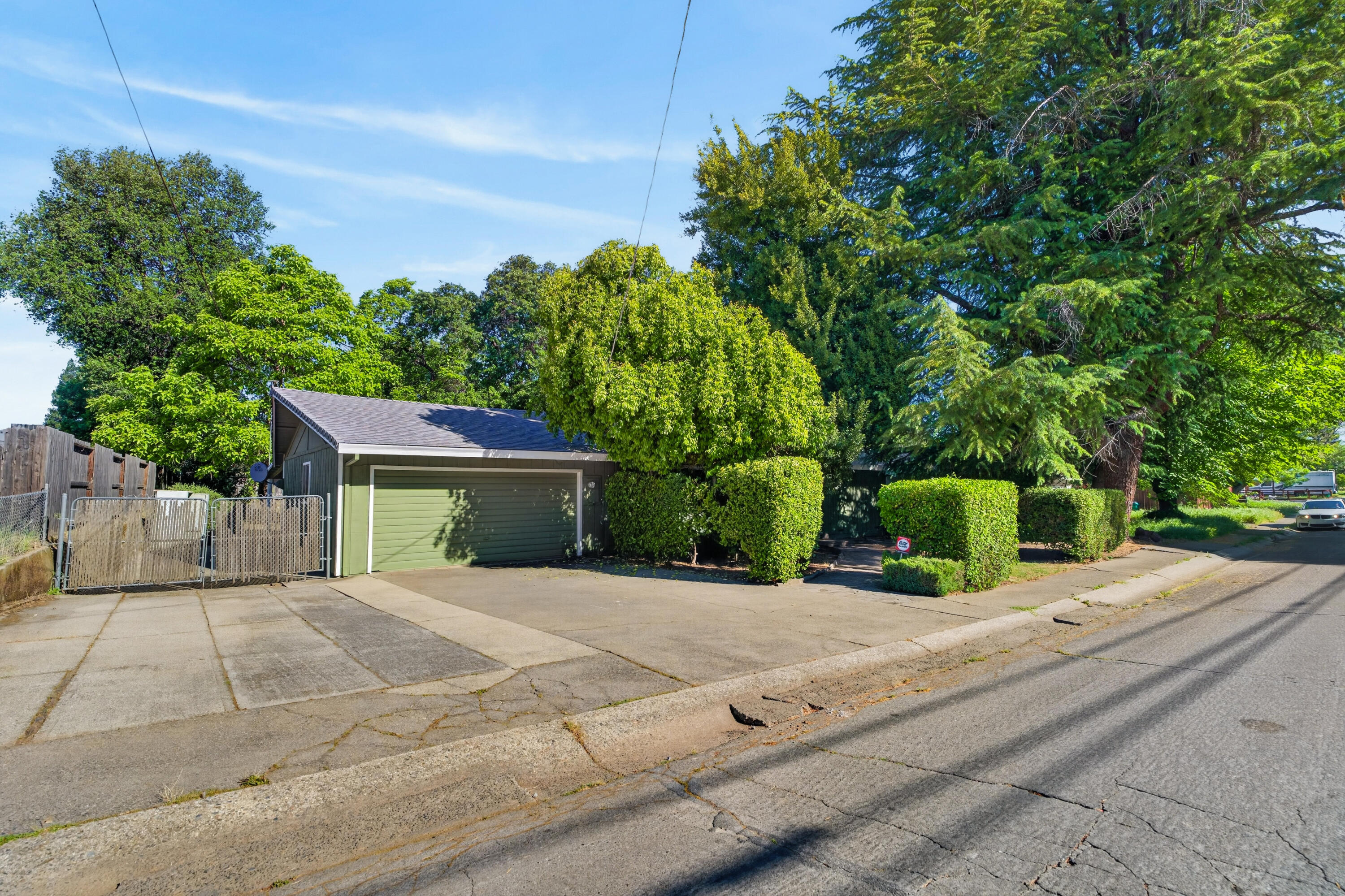 3274 Marmac Road Anderson, CA 96007 - Photo 4 of 31 Garage and RV Parking