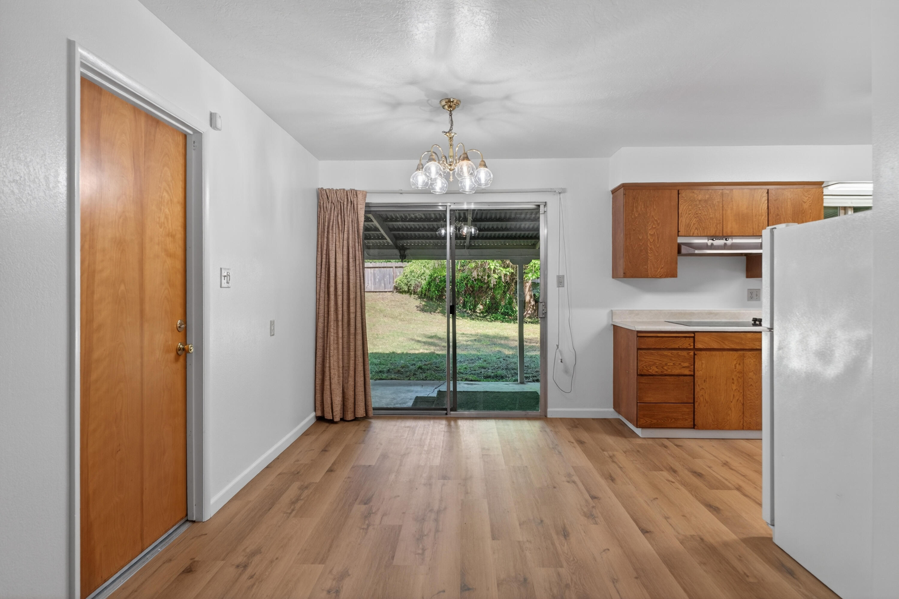 3274 Marmac Road Anderson, CA 96007 - Photo 10 of 31 Dining Area