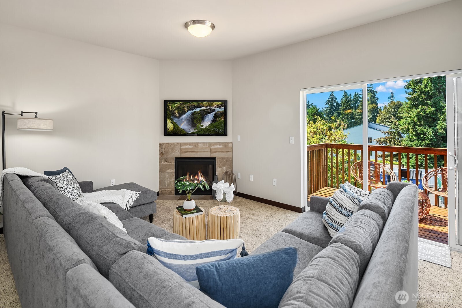 7236 212th Street Southwest, Unit B Edmonds, WA 98026 - Photo 4 of 29 Gallery Image 4