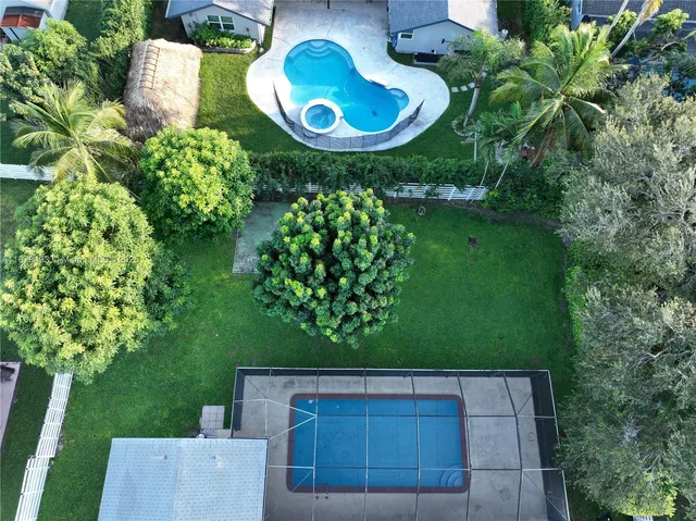 a view of street view with outdoor space