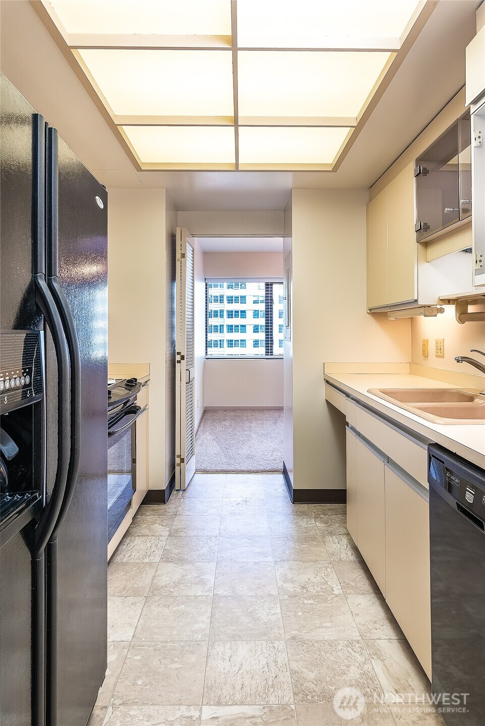 1301 Spring Street, Unit 8C Seattle, WA 98104 - Photo 22 of 31