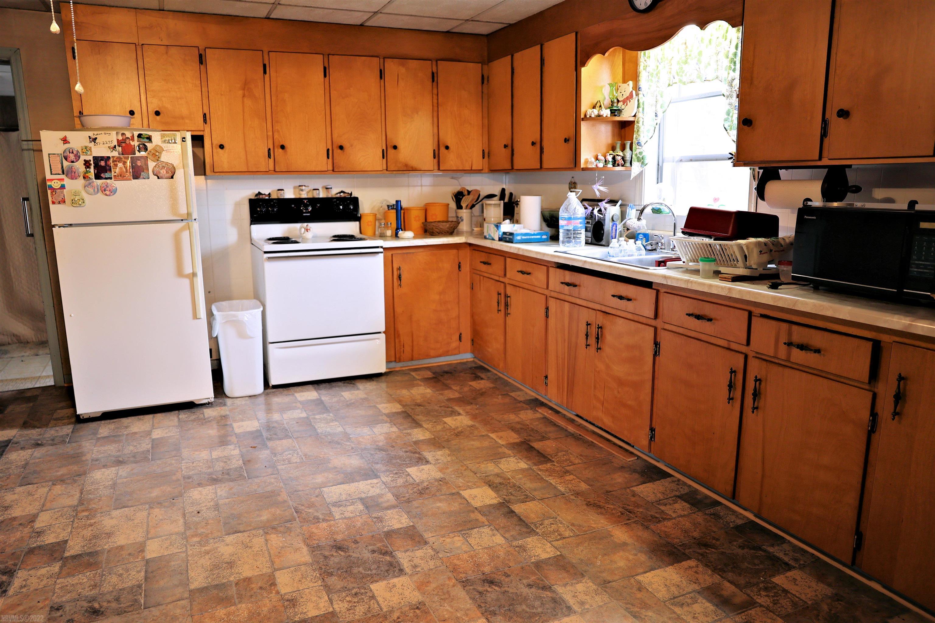 809 Huffville Road Northeast Pilot, VA 24138 - Photo 26 of 37 Gallery Image 26