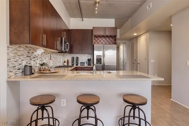 $2,850 | 353 East Bonneville Avenue, Unit 525, Las Vegas, NV 89101