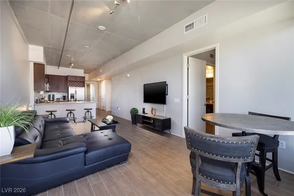 $2,850 | 353 East Bonneville Avenue, Unit 525, Las Vegas, NV 89101