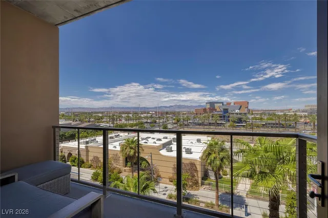 $2,850 | 353 East Bonneville Avenue, Unit 525, Las Vegas, NV 89101