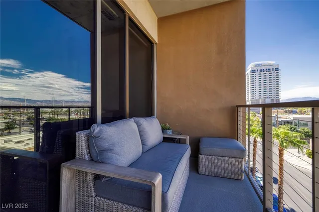 $2,850 | 353 East Bonneville Avenue, Unit 525, Las Vegas, NV 89101