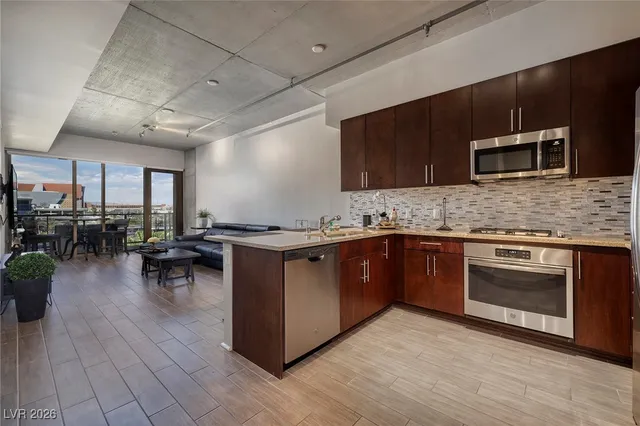 $2,850 | 353 East Bonneville Avenue, Unit 525, Las Vegas, NV 89101