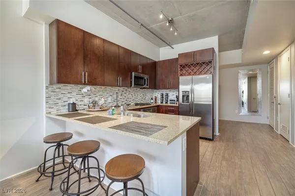 $2,850 | 353 East Bonneville Avenue, Unit 525, Las Vegas, NV 89101