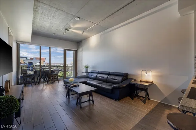 $2,850 | 353 East Bonneville Avenue, Unit 525, Las Vegas, NV 89101
