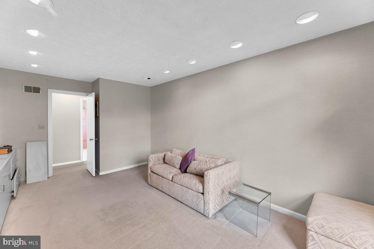 13932 Esworthy Road Potomac, MD 20854 - Photo 22 of 42 Gallery Image 22
