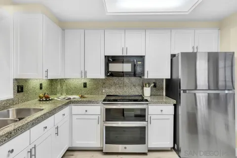 $949,000 | 8870 Villa La Jolla Drive, Unit 205, La Jolla, CA 92037