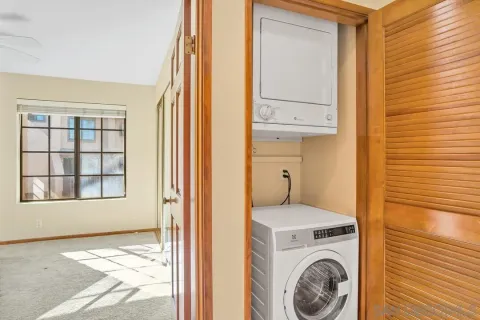 $949,000 | 8870 Villa La Jolla Drive, Unit 205, La Jolla, CA 92037