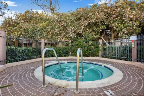 $949,000 | 8870 Villa La Jolla Drive, Unit 205, La Jolla, CA 92037