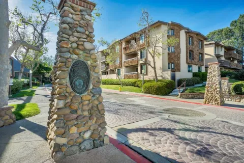 $949,000 | 8870 Villa La Jolla Drive, Unit 205, La Jolla, CA 92037