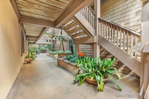 $949,000 | 8870 Villa La Jolla Drive, Unit 205, La Jolla, CA 92037