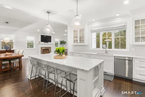 $3,250,000 | 19 Thomasina Lane, Darien, CT 06820
