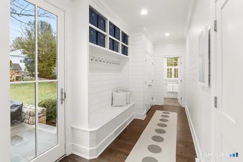 $3,250,000 | 19 Thomasina Lane, Darien, CT 06820