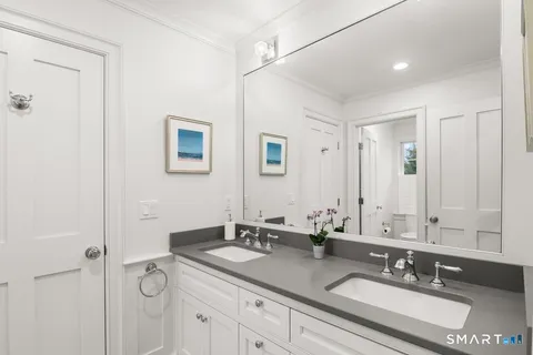 $3,250,000 | 19 Thomasina Lane, Darien, CT 06820
