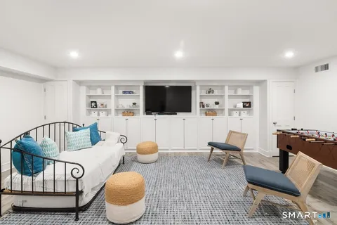 $3,250,000 | 19 Thomasina Lane, Darien, CT 06820