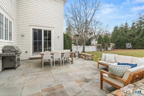 $3,250,000 | 19 Thomasina Lane, Darien, CT 06820