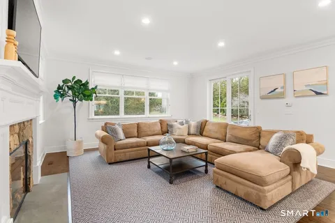 $3,250,000 | 19 Thomasina Lane, Darien, CT 06820