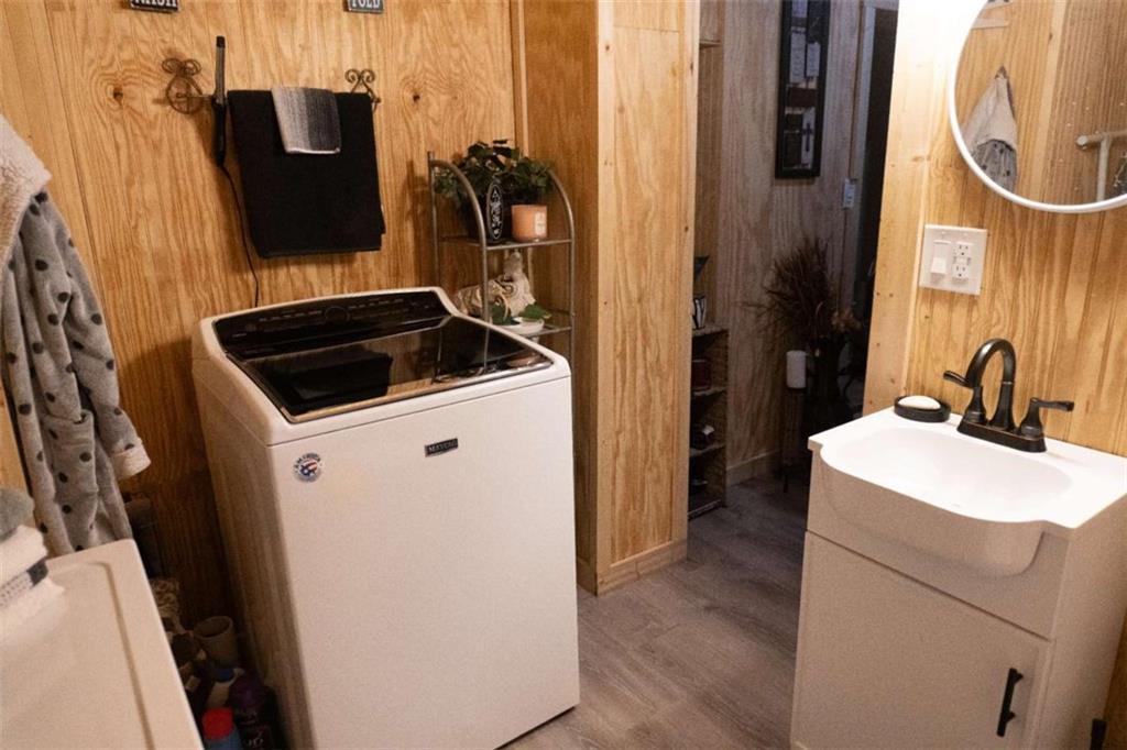 525 East 14th Street Rome, GA 30161 - Photo 12 of 12 a bathroom with a sink and a mirror