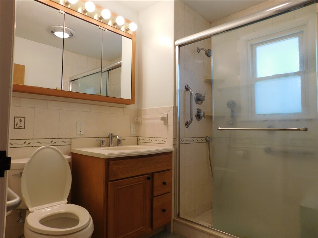 18 Holmes Street Westerly, RI 02891 - Photo 22 of 33