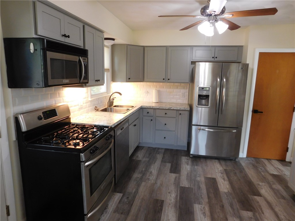 18 Holmes Street Westerly, RI 02891 - Photo 9 of 33