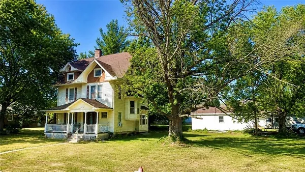 $292,000 | 602 West Walnut Street, Grain Valley, MO 64029
