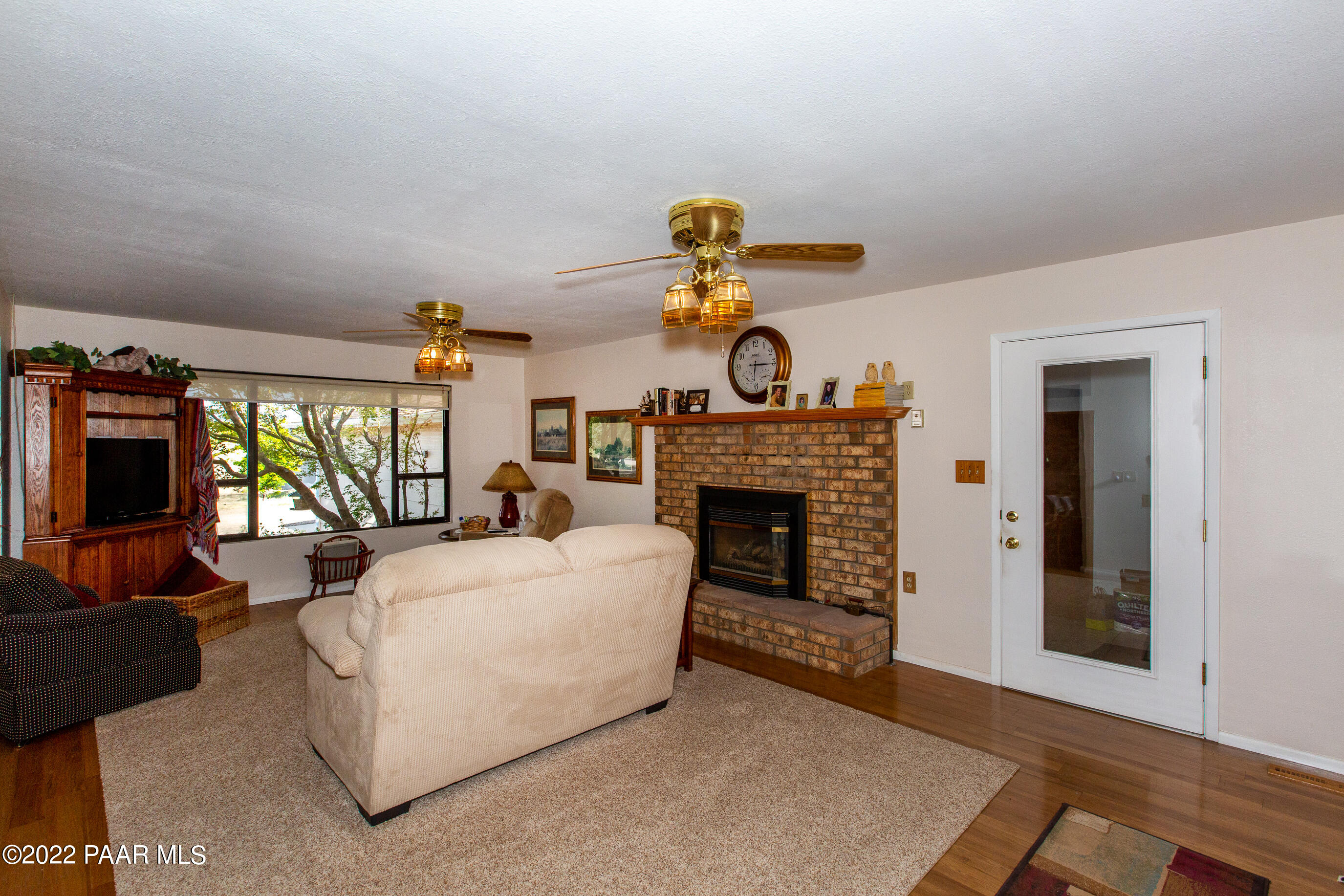 6050 North Williamson Valley Road Prescott, AZ 86305 - Photo 18 of 59 Living room2