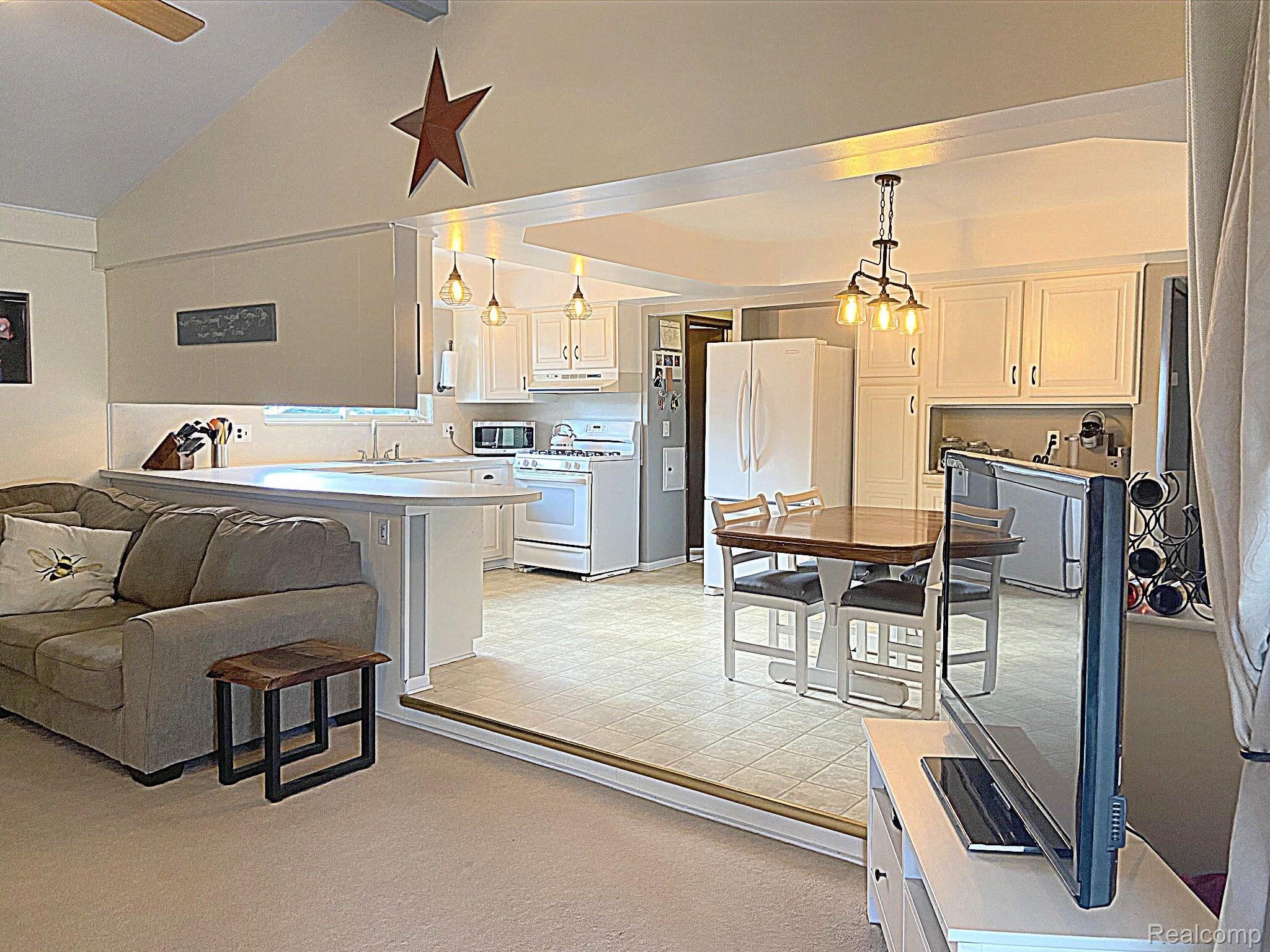 43973 Brandywyne Road Canton, MI 48187 - Photo 10 of 40 Updated Kitchen