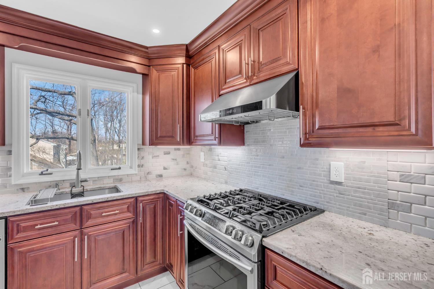 22 Ellison Avenue Edison, NJ 08820 - Photo 12 of 35