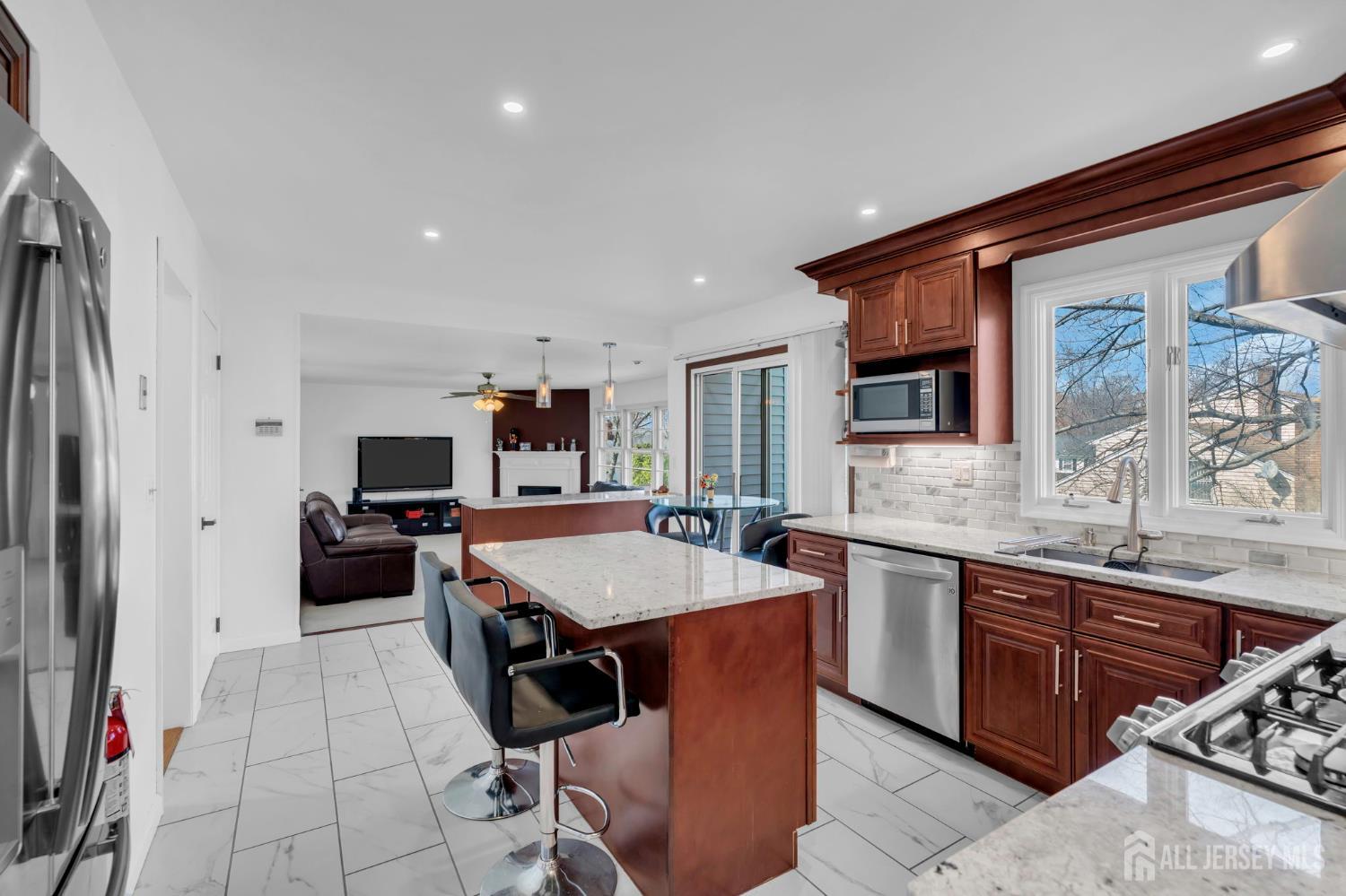 22 Ellison Avenue Edison, NJ 08820 - Photo 10 of 35